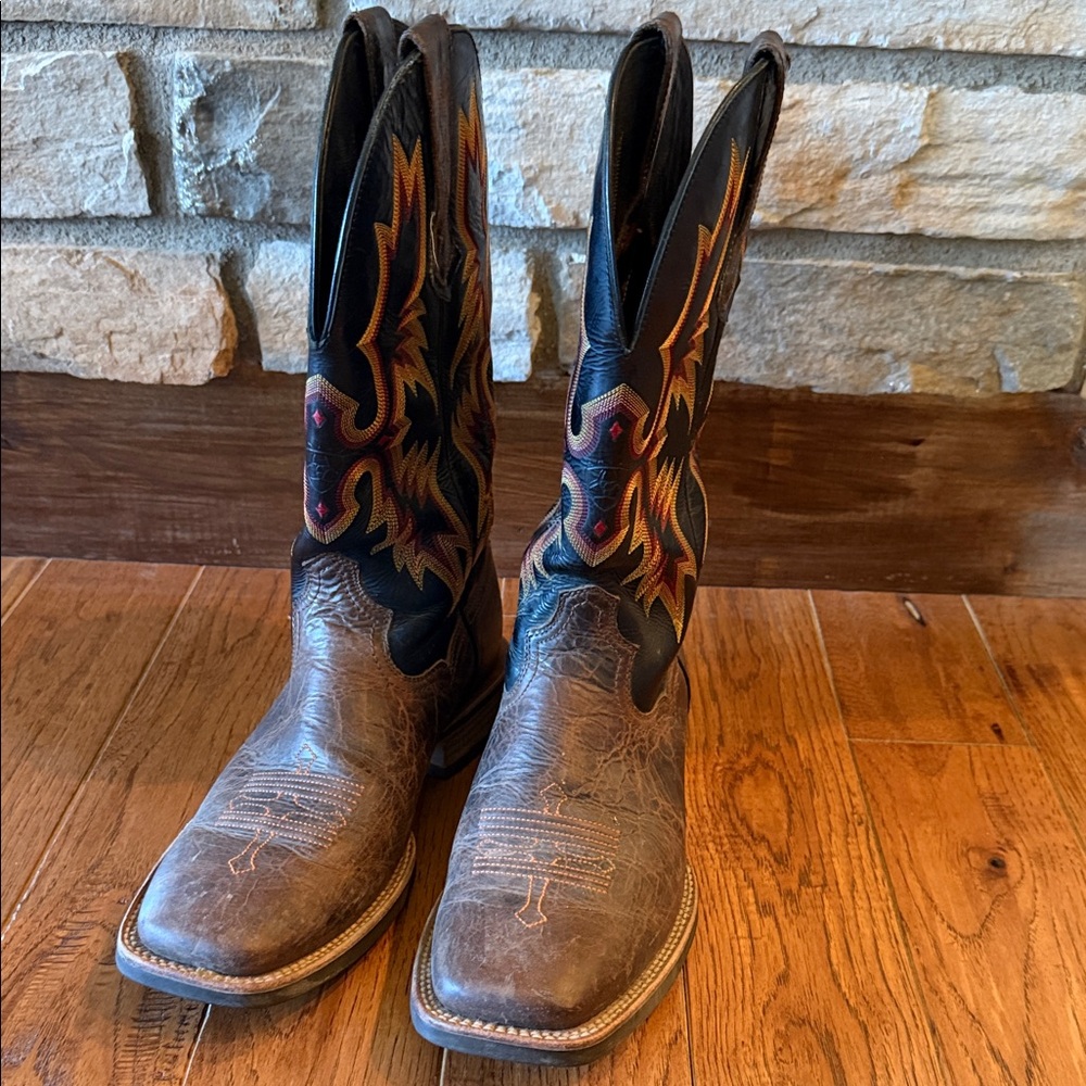 Men's Ariat boots Size 10D